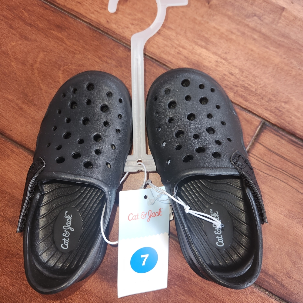 Cat & Jack Black Shoes With Velcro On Side, Size 7